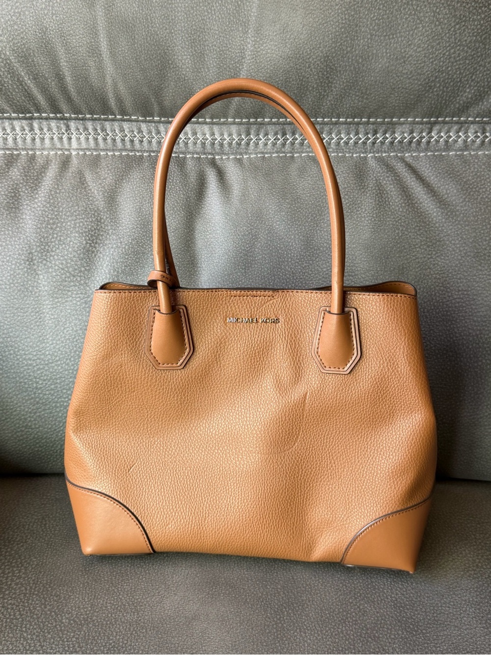 Michael Kors Mercer Gallery MD Center Zip Tote Luggage NWT